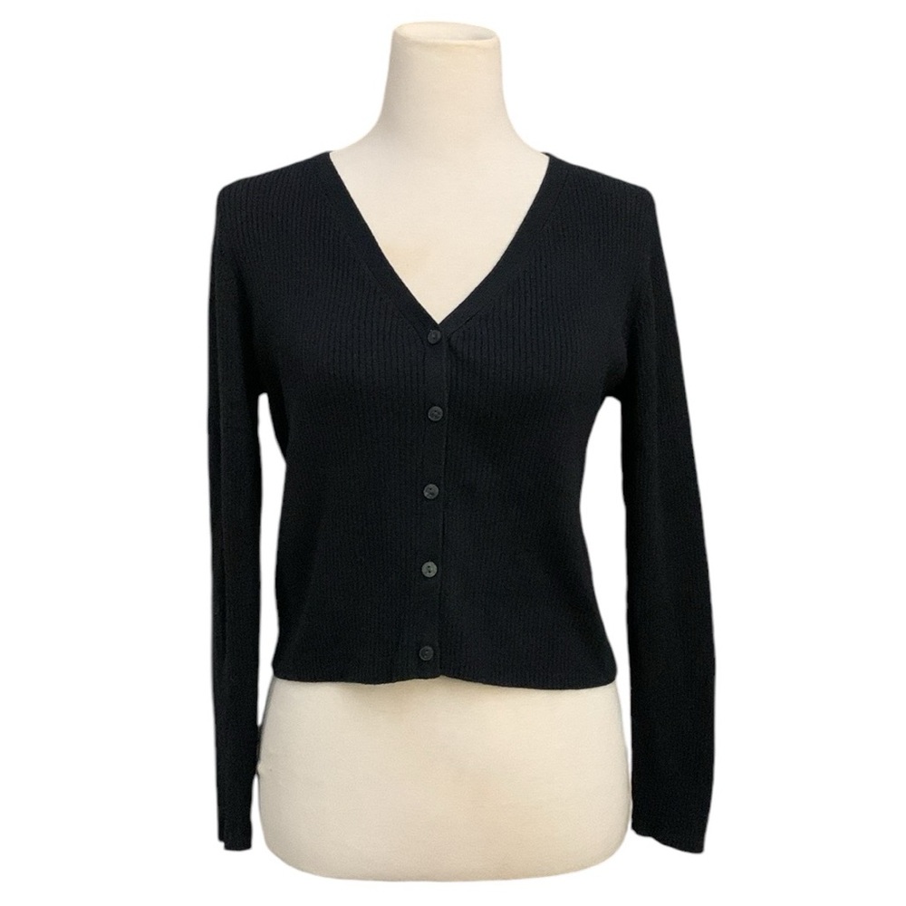 Old Navy long sleeve v neck button front cropped rib knit black cardigan